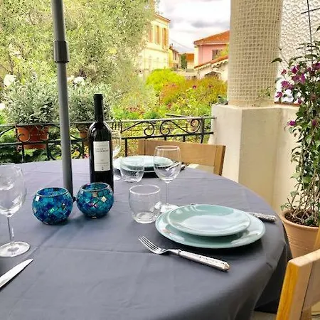 Guestify Charming Frenchstyle Br Flat For With Terrace Min Palais * Cannes