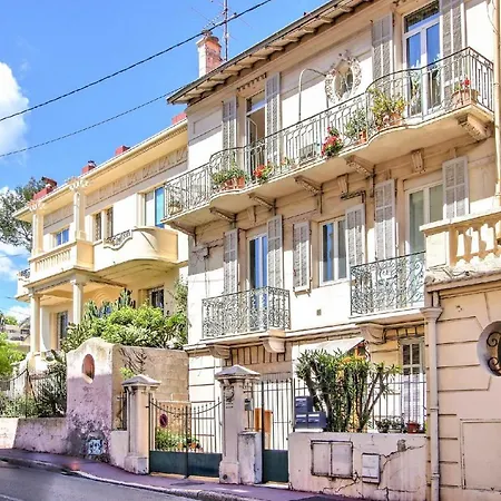 Lejlighed Guestify Charming Frenchstyle Br Flat For With Terrace Min Palais