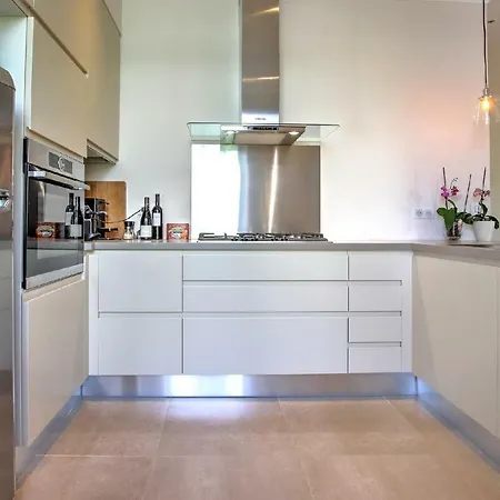 Guestify Charming Frenchstyle Br Flat For With Terrace Min Palais Lejlighed
